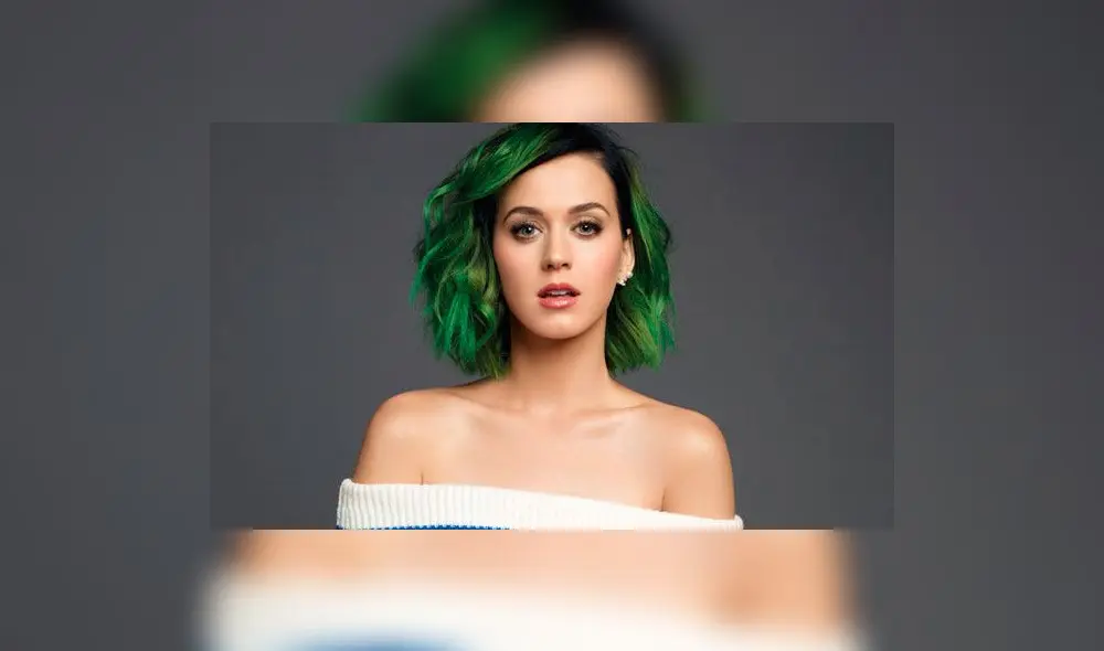 Katy Perry muestra partes íntimas en un descuido mientras hacía transmisión en vivo [FOTO]