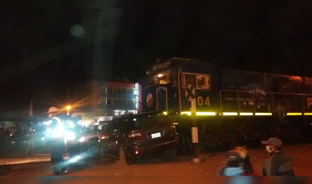 El accidente se produjo a la altura de la intersección de las avenidas Aviación con Evitamiento, en el distrito de Cerro Colorado.  Foto: Difusión.