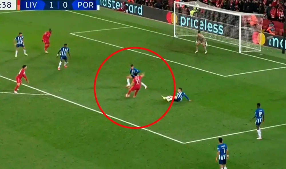 Mohamed Salah amplió la ventaja del Liverpool ante el Porto por Champions League 2021-22. Foto: captura ESPN