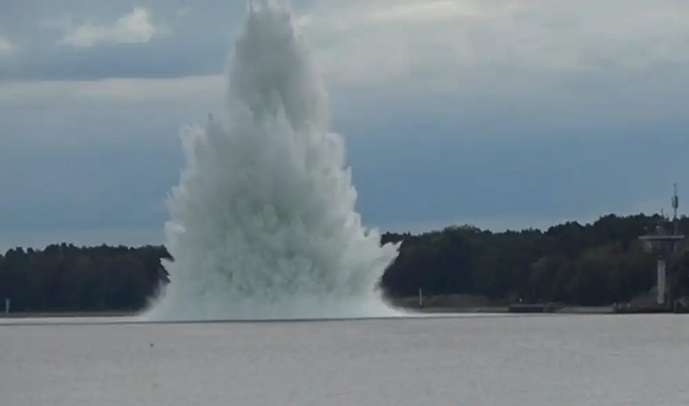 La potente detonación hizo temblar algunos edificios cercanos. Foto: AFP La potente detonación hizo temblar algunos edificios cercanos. Foto: AFP