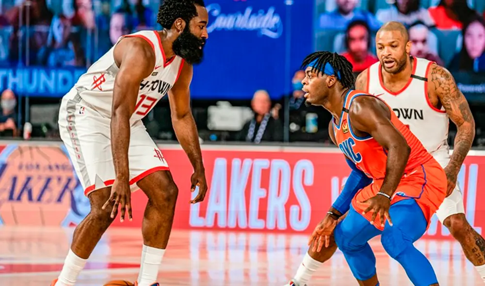 Houston Rockets vs. Oklahoma City por el juego 4 de los playoffs de la NBA. Houston Rockets vs. Oklahoma City por el juego 4 de los playoffs de la NBA.