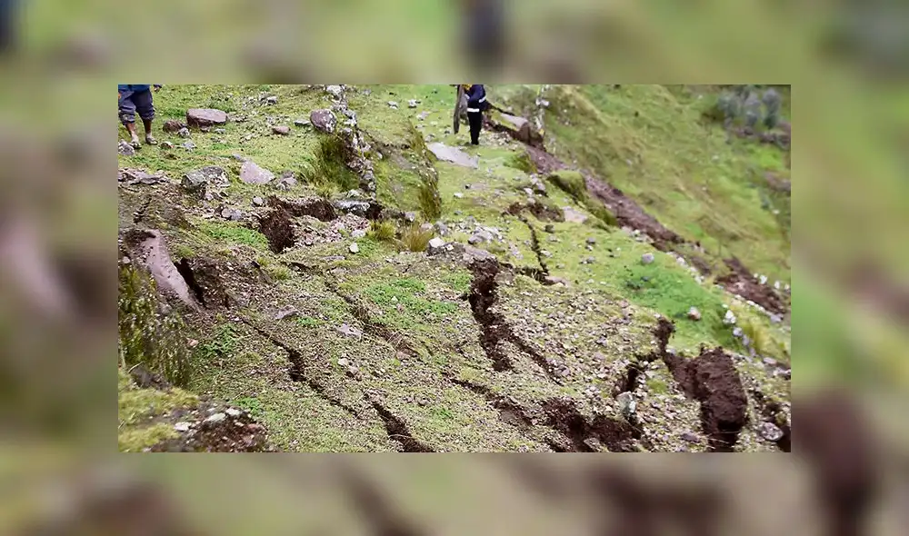Cerro amenaza con arrasar centro poblado de Cusco