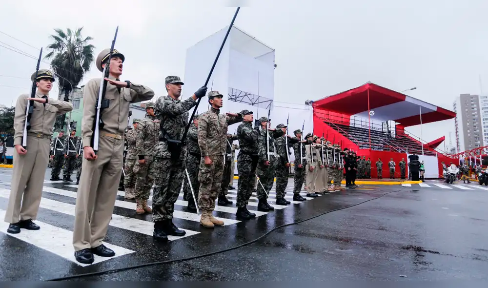 Parada Militar 2018: Martín Vizcarra encabezó desfile en la Av. Brasil 