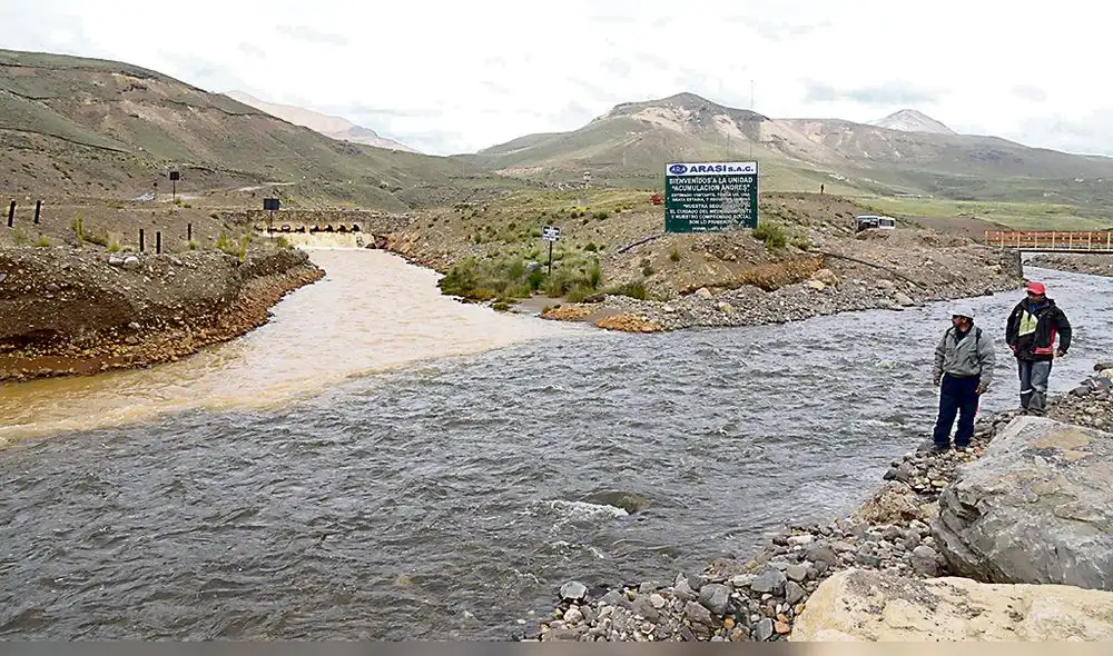 Ríos de Puno son contaminados por mina Arasi