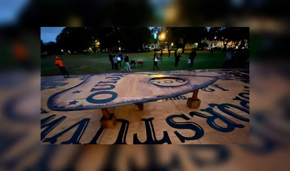 En la comunidad de Salem exhiben la Ouija más grande del mundo. Foto: Difusión En la comunidad de Salem exhiben la Ouija más grande del mundo. Foto: Difusión
