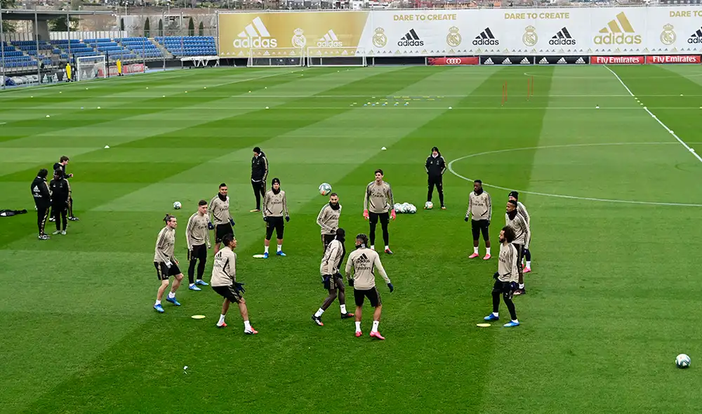 Real Madrid entrenó con la presión de ganarle el clásico al FC Barcelona por la Liga Santander de España. | Foto: AFP Real Madrid entrenó con la presión de ganarle el clásico al FC Barcelona por la Liga Santander de España. | Foto: AFP