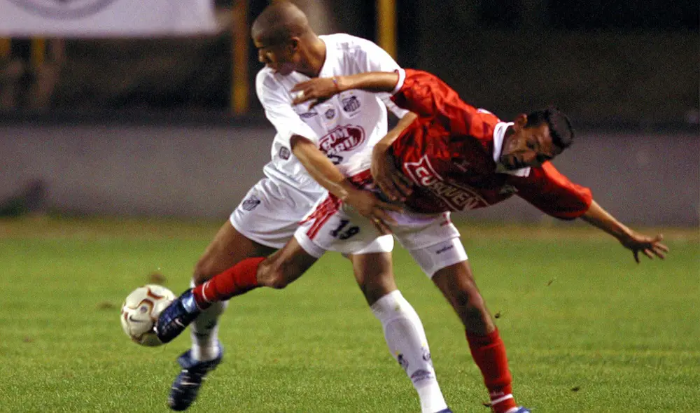 Saraz expresó que, luego de eliminar a Santos, el club cusqueño se convenció de que era posible campeonar en la Copa Sudamericana. Foto: EFE.