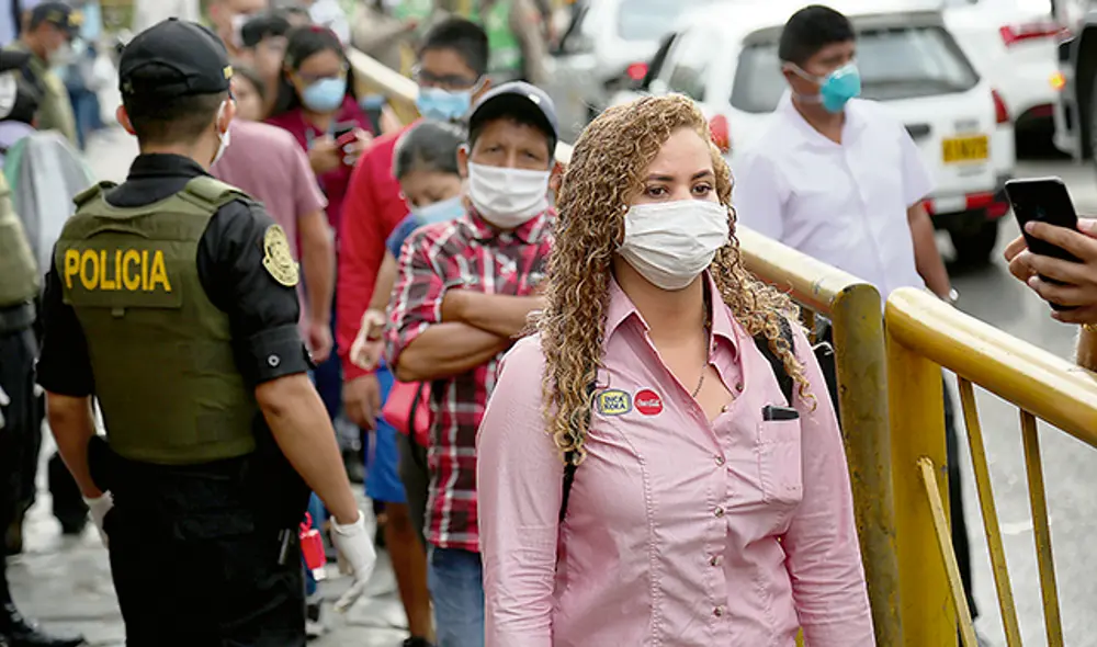 El dato. El Minsa entregó equipos de protección al personal médico que atiende en el aeropuerto Jorge Chávez y en los hospitales que recibirán a los pacientes afectados con el Covid-19. El dato. El Minsa entregó equipos de protección al personal médico que atiende en el aeropuerto Jorge Chávez y en los hospitales que recibirán a los pacientes afectados con el Covid-19.