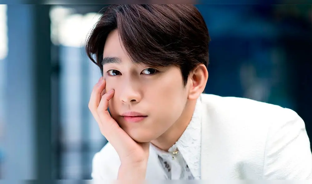 Park Jinyoung es un multifacético artista coreano de 25 años. Actual vocalista de GOT7. Park Jinyoung es un multifacético artista coreano de 25 años. Actual vocalista de GOT7.