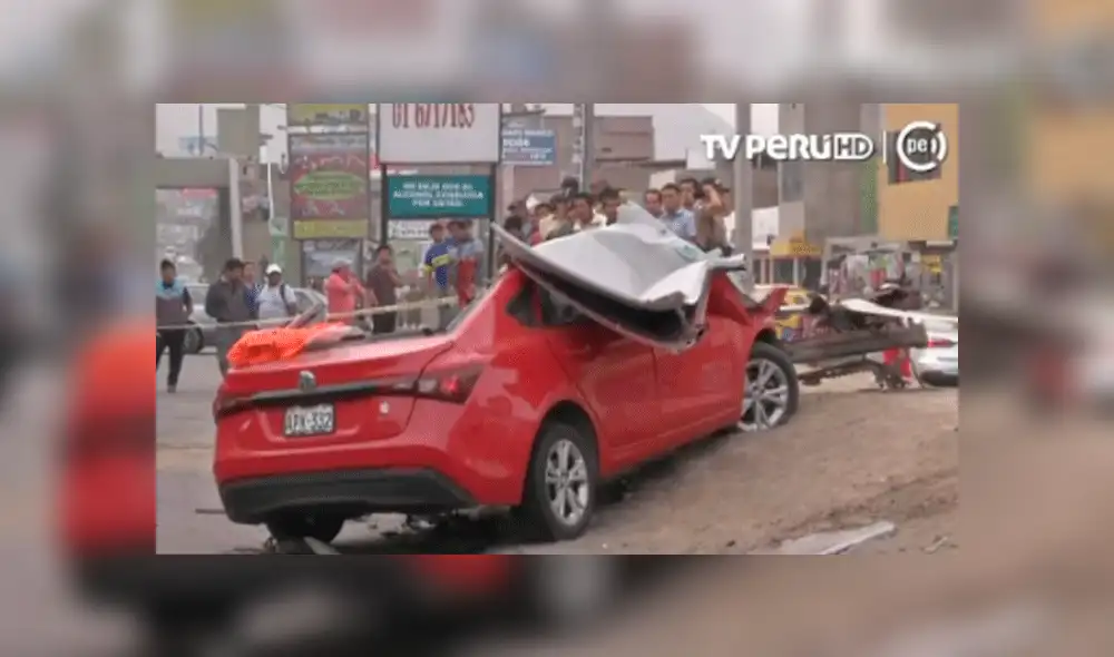 San Juan de Miraflores: un muerto tras impacto de auto contra un muro