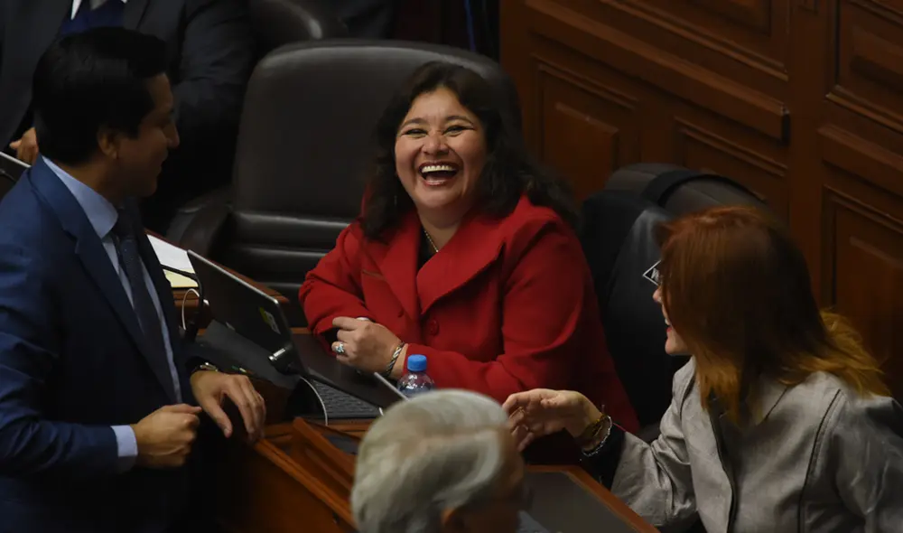 Incidencias durante el Pleno del Congreso [FOTOS]