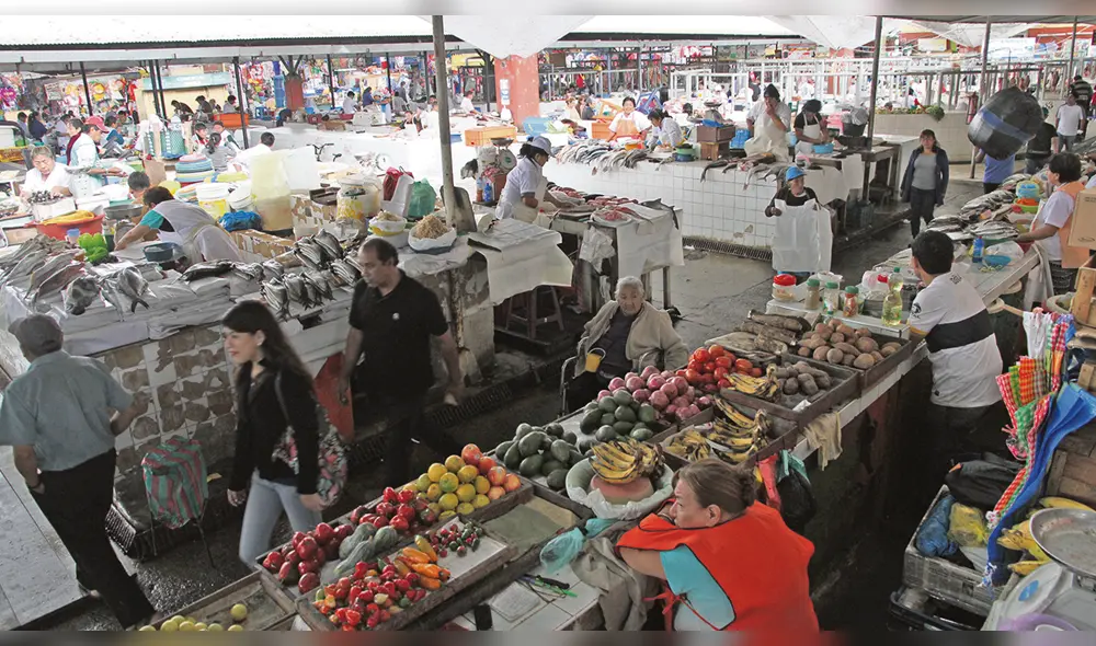 Recaudación. Más de 3,400 comerciantes del mercado Modelo de Chiclayo pagan por concepto de merced conductiva al Centro de Gestión Tributaria. Recaudación. Más de 3,400 comerciantes del mercado Modelo de Chiclayo pagan por concepto de merced conductiva al Centro de Gestión Tributaria.