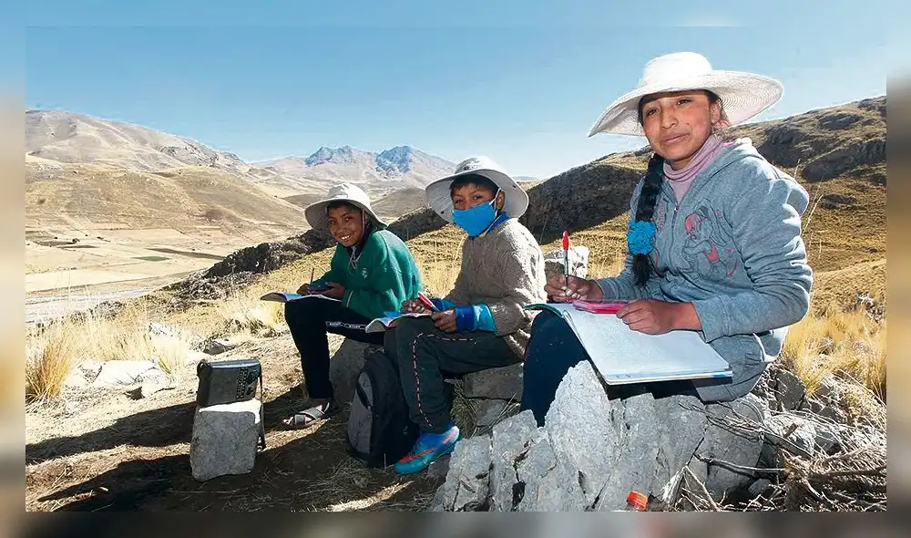 una causa. Estudiantes tienen problemas con conectividad.