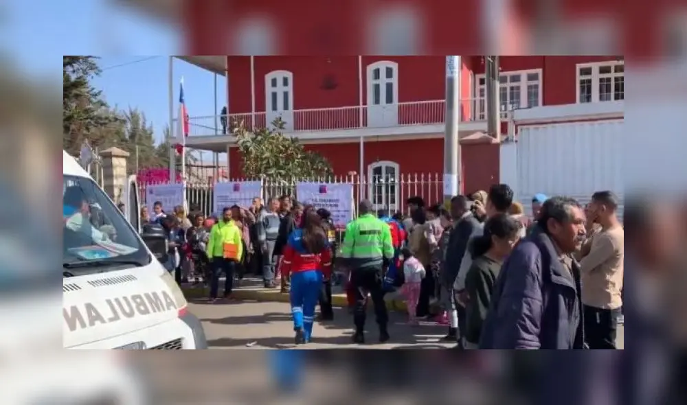 Venezolana realizaba cola afuera del Consulado de Chile ubicado en territorio nacional. Foto: @Axel_Troncoso