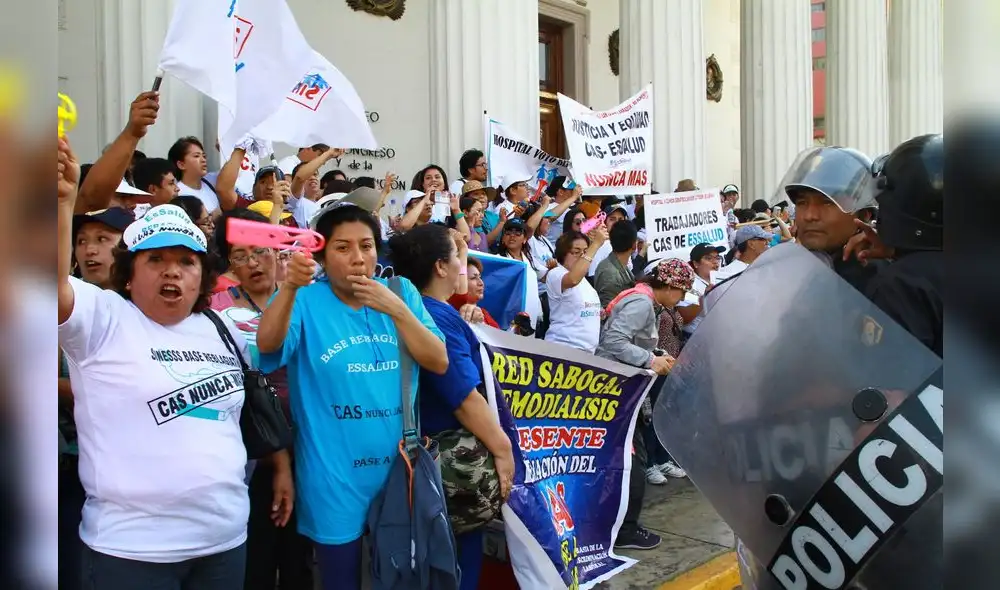 Trabajadores de Essalud piden se promulgue norma que abonaría 100% de CTS 