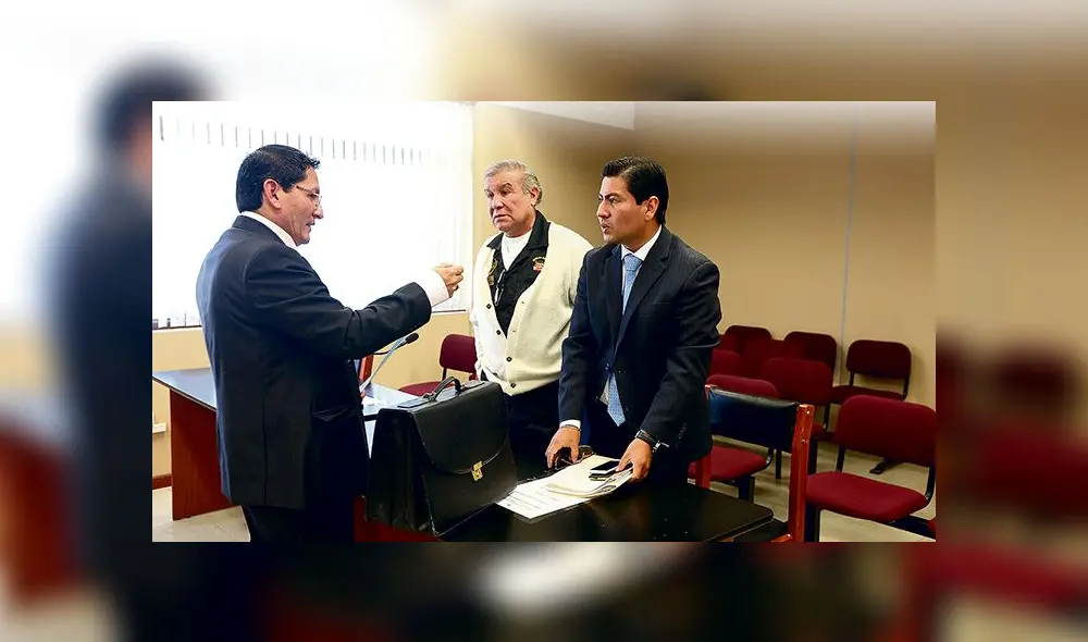 "Tía Pocha" ofreció como testigos a Marcos Hinojosa y otros funcionarios de Arequipa "Tía Pocha" ofreció como testigos a Marcos Hinojosa y otros funcionarios de Arequipa