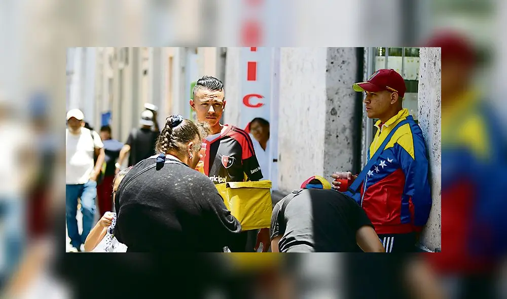 VENEZOLANOS VENDEDORES DE AREPAS EN LAS CALLES DE AREQUIPA VENEZOLANOS VENDEDORES DE AREPAS EN LAS CALLES DE AREQUIPA