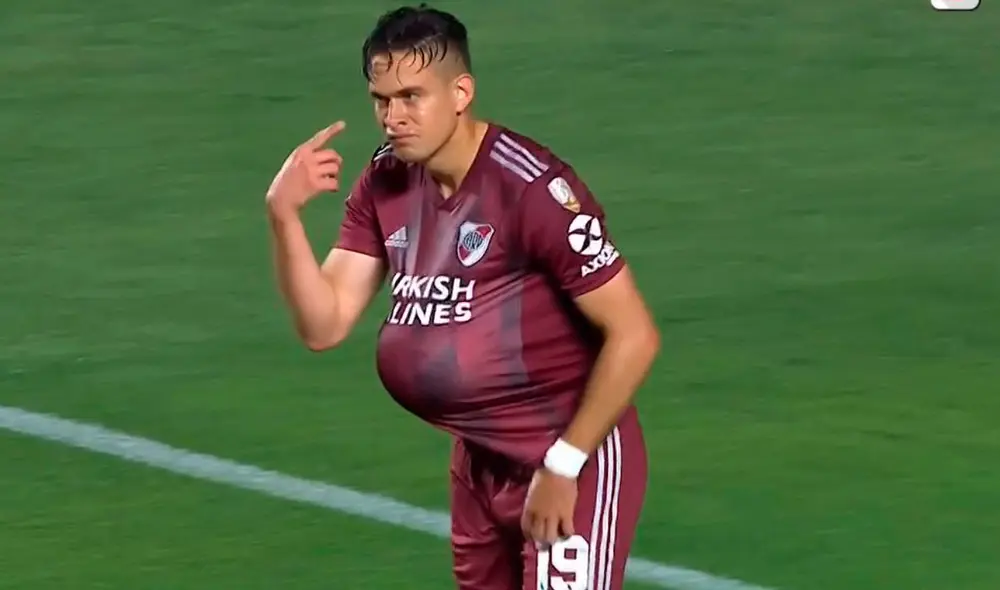 Rafael Santos Borré anotó el empate a los 17 del primer tiempo. Foto: Captura/Espn