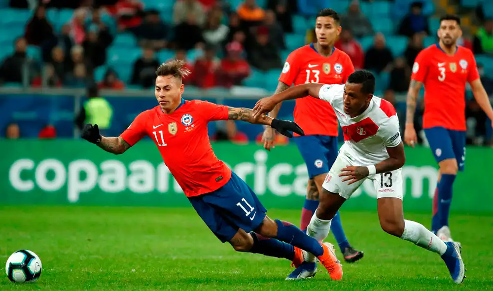 Eduardo Vargas es el centro de las críticas en Chile por pifiar penal ante Gallese