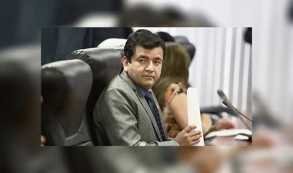 Piden suspender 120 días a López por tocamientos Piden suspender 120 días a López por tocamientos