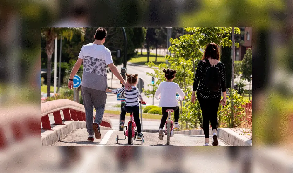 Salida de los niños durante la cuarentena en España. Salida de los niños durante la cuarentena en España.