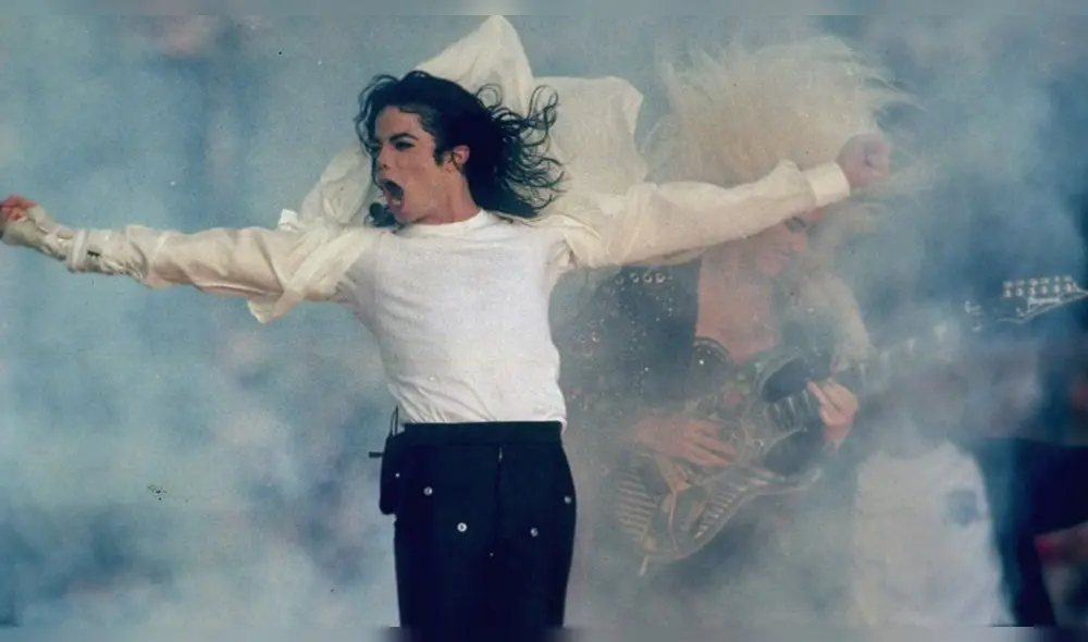 Michael Jackson hizo historia durante la edición 28 del Super Bowl con una impresionante presentación de 13 minutos