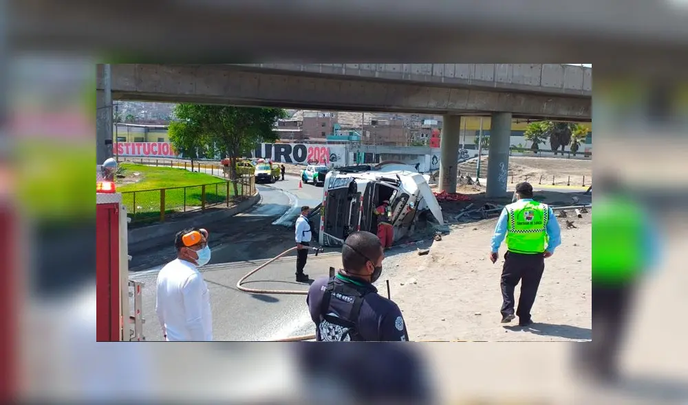 Para que los socorristas puedan trabajar se cerró el acceso vehicular. Foto: Municipalidad de Surco.