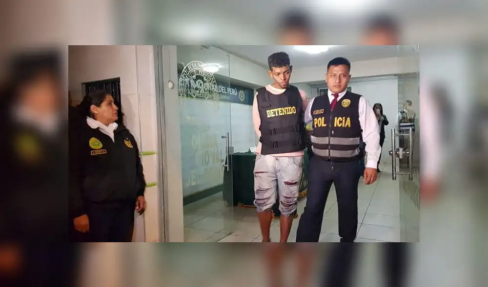 Delincuentes circulaban cerca al centro financiero de Fiori con actitud sospechosa y al negarse a identificarse, la PNP procedió a intervenirlos (Foto: Christian Moreno / Grupo La República) Delincuentes circulaban cerca al centro financiero de Fiori con actitud sospechosa y al negarse a identificarse, la PNP procedió a intervenirlos (Foto: Christian Moreno / Grupo La República)