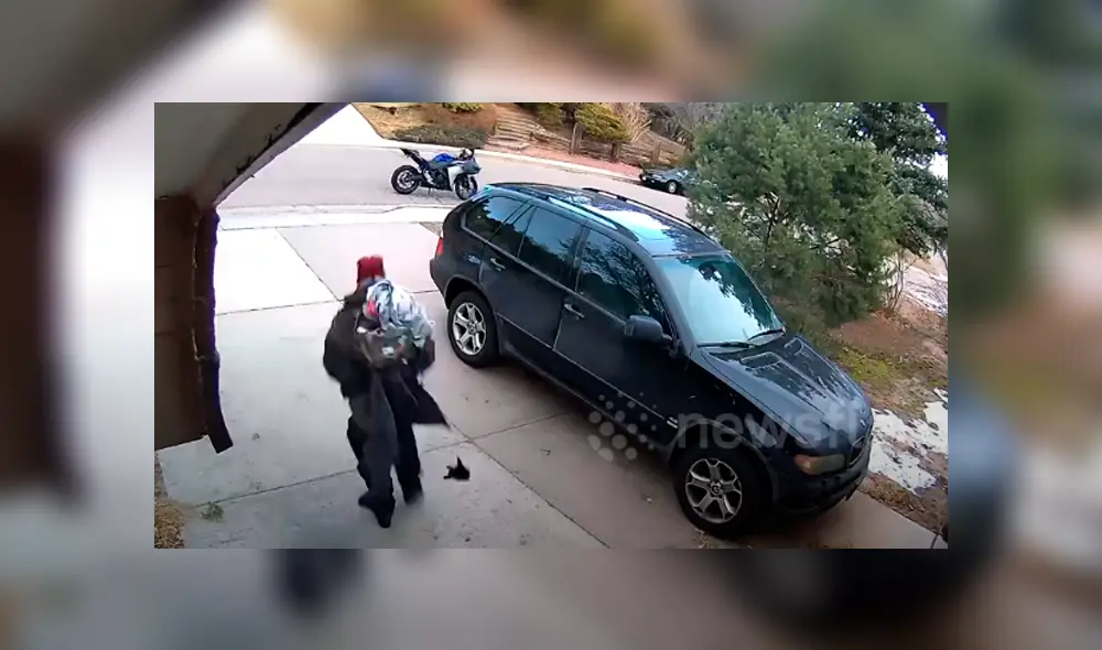 Desliza hacia la izquierda para ver el ocurrente blooper que protagonizó un ladrón tras quedarse sin pantalones. Viral en YouTube. Desliza hacia la izquierda para ver el ocurrente blooper que protagonizó un ladrón tras quedarse sin pantalones. Viral en YouTube.