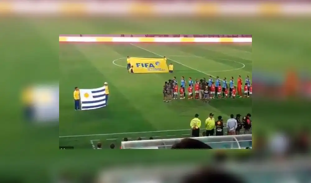 Aplauso en Facebook por enorme gesto de peruanos con el himno nacional de Uruguay [VIDEO]