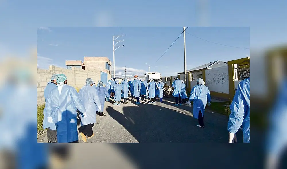 A TOMAR MEDIDAS. Personal de salud está tomando pruebas rápidas a la población para impedir que se extienda la enfermedad. A TOMAR MEDIDAS. Personal de salud está tomando pruebas rápidas a la población para impedir que se extienda la enfermedad.