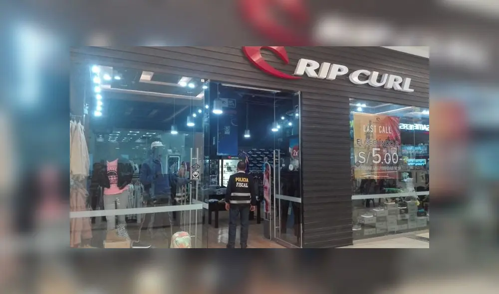 Material encontrado en 14 cajas será llevado a los almacenes de bienes incautados de Ministerio Público. (Foto: PNP) Material encontrado en 14 cajas será llevado a los almacenes de bienes incautados de Ministerio Público. (Foto: PNP)