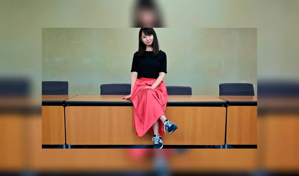 #KuToo, movimiento que emula al #MeToo, protesta para cambiar tacones por zapatillas en el trabajo