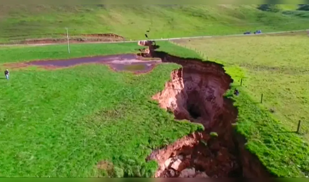 La tierra se abre y aparece el agujero más grande en Nueva Zelanda [VIDEO]