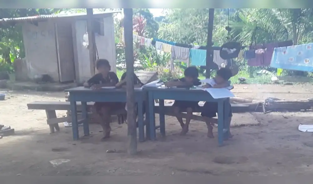 Escolares solo pueden repasar sus cuadernos del año pasado.