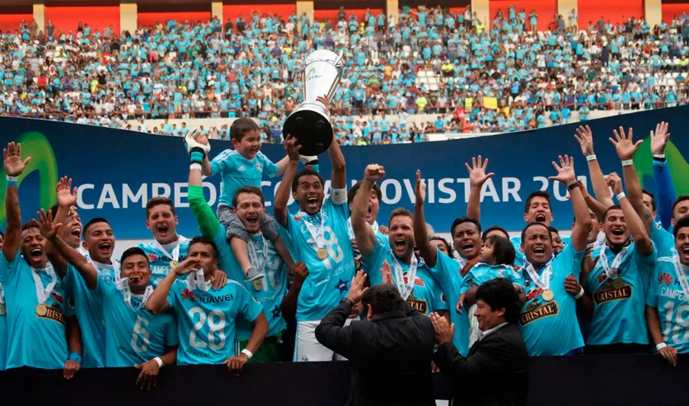Arsenal saludó a Sporting Cristal por su aniversario número 64. | Foto: GLR Arsenal saludó a Sporting Cristal por su aniversario número 64. | Foto: GLR
