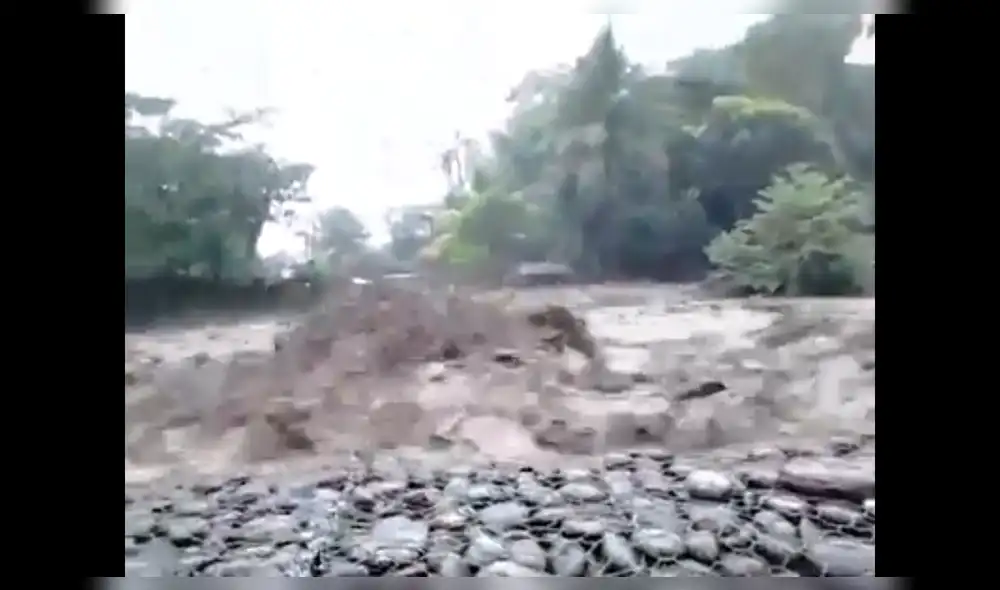 Vraem: intensas lluvias provocan la crecida del río Sivia que amenaza con inundar viviendas aledañas [Video]