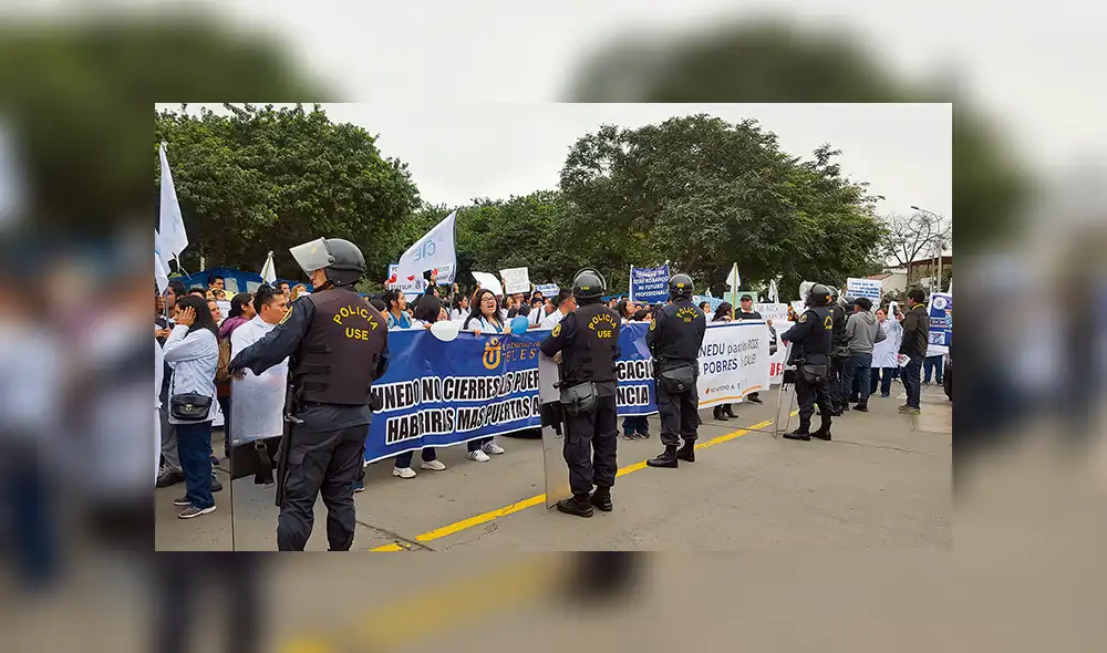 Alumnos de Telesup piden más plazos para universidad 