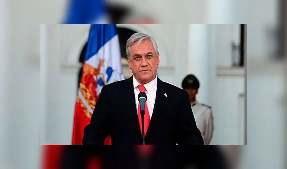 Sebastián Piñera indicó que su propuesta de cambios en la Constitución debe ser discutida junto a otras que puedan surgir. Foto: AFP.