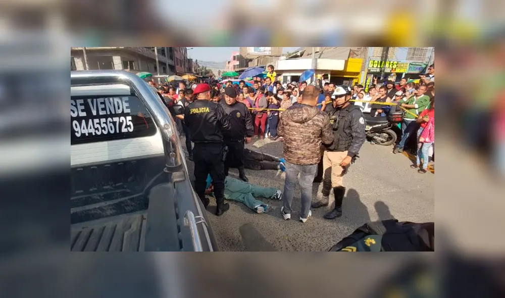 Delincuentes mantuvieron retenidos a comerciantes cerca de 10 minutos hasta que la Policía los intervino. (Foto: Grace Mora / La República) Delincuentes mantuvieron retenidos a comerciantes cerca de 10 minutos hasta que la Policía los intervino. (Foto: Grace Mora / La República)