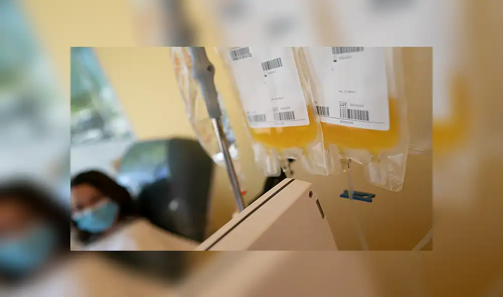 Una paciente recuperada de COVID-19 dona plasma al Hospital Universitario MedStar Georgetown en Virginia, Estados Unidos. | Foto: Alex Edelman / AFP
