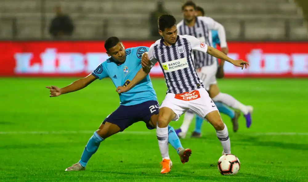 Hinchas de Alianza Lima agotaron las entradas para la semifinal ante Sporting Cristal. | Foto: GLR Hinchas de Alianza Lima agotaron las entradas para la semifinal ante Sporting Cristal. | Foto: GLR