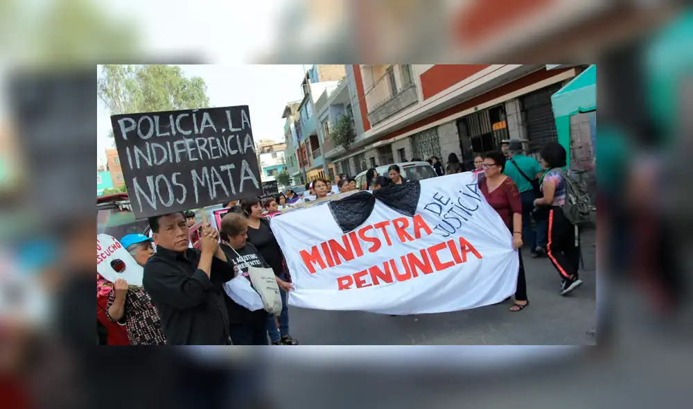 Colectivos feministas realizan plantón para exigir justicia por Jessica Tejeda. Foto: GLR Colectivos feministas realizan plantón para exigir justicia por Jessica Tejeda. Foto: GLR