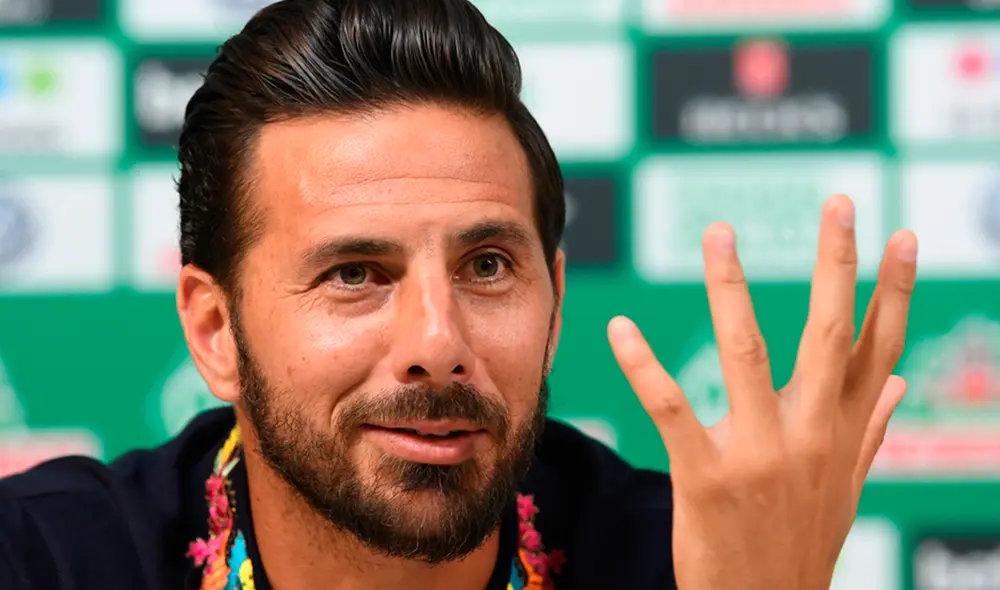Claudio Pizarro muestra su preocupación por futbolistas peruanos que no emigran a Europa. (FOTO: Werder Bremen). Claudio Pizarro muestra su preocupación por futbolistas peruanos que no emigran a Europa. (FOTO: Werder Bremen).