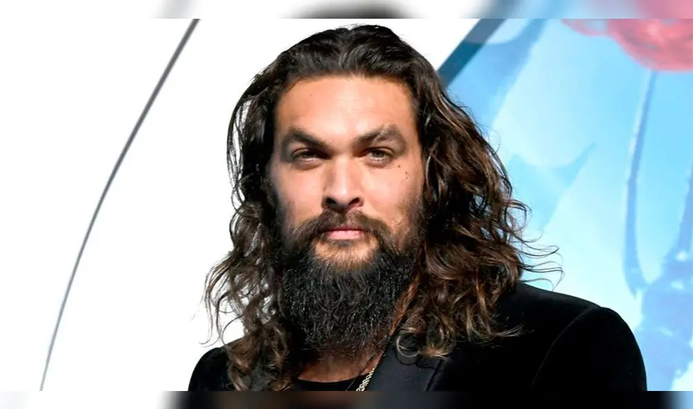 Jason Momoa incomoda a hija en premier de Aquaman con extraños tocamientos