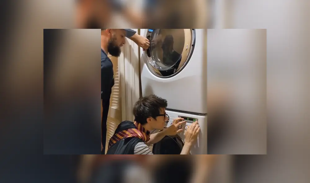 A través de TikTok se hizo viral una escena en la que un joven toca el tema de Harry Potter con su lavadora. A través de TikTok se hizo viral una escena en la que un joven toca el tema de Harry Potter con su lavadora.