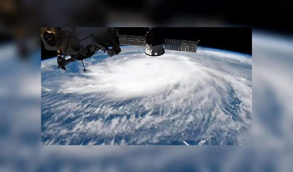 Fotografía divulgada la madrugada del 27 de agosto por el astronauta de la NASA Chris Cassidy en donde se aprecia el ojo del huracán Laura visto desde la Estación Espacial Internacional. Foto: EFE. Fotografía divulgada la madrugada del 27 de agosto por el astronauta de la NASA Chris Cassidy en donde se aprecia el ojo del huracán Laura visto desde la Estación Espacial Internacional. Foto: EFE.