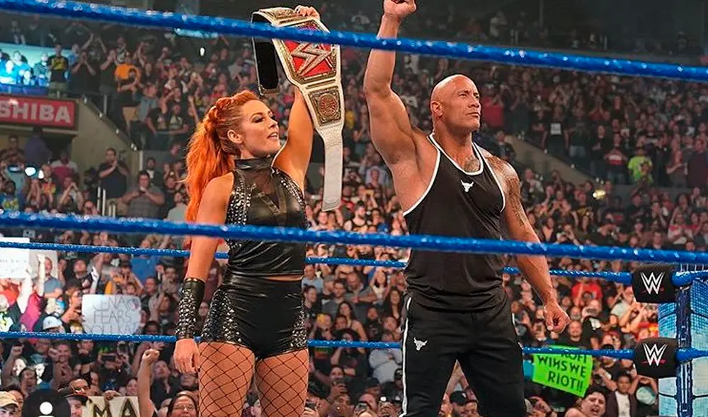 The Rock hizo estallar el 'Staples Center’ de Los Angeles, California con su regreso y el luchador de artes marciales mixtas Caín Velásquez sorprendió con su ingreso tras atacar a Brock Lesnar.