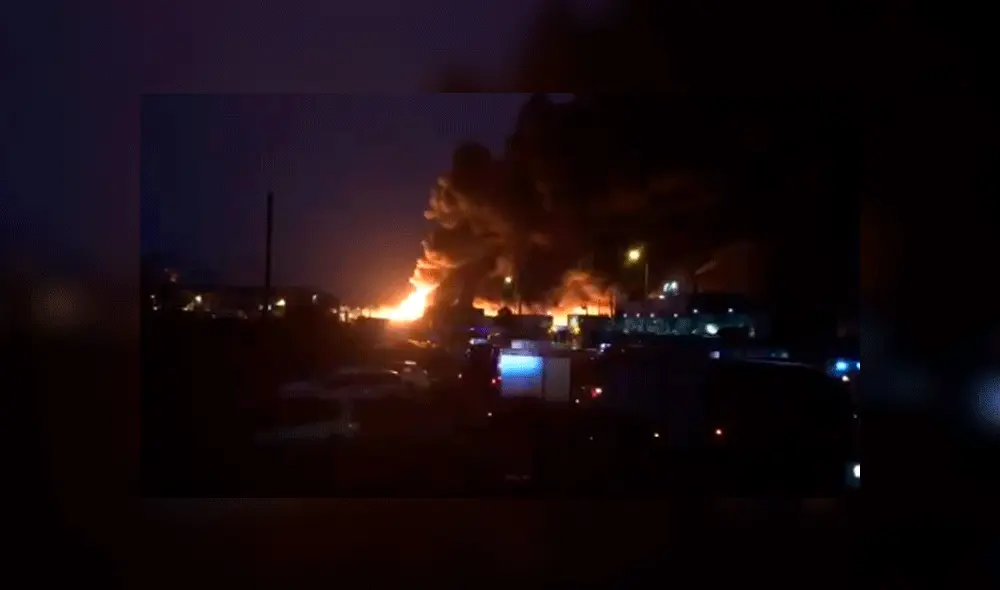 Incendio en río Sena Incendio en río Sena