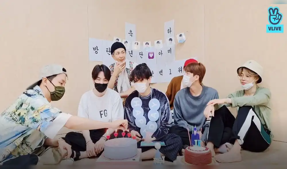 Desliza para ver más imágenes de BTS celebrando el cumpleaños de Jungkook y el #1 en los Billboard Hot 100. Créditos: V Live